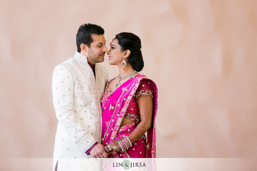 09-hyatt-huntington-beach-wedding-photographer-mandap.jpg