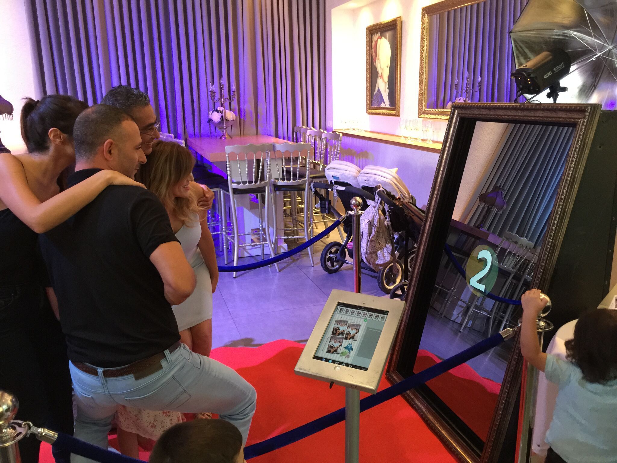 Photo Booth Millionaire
