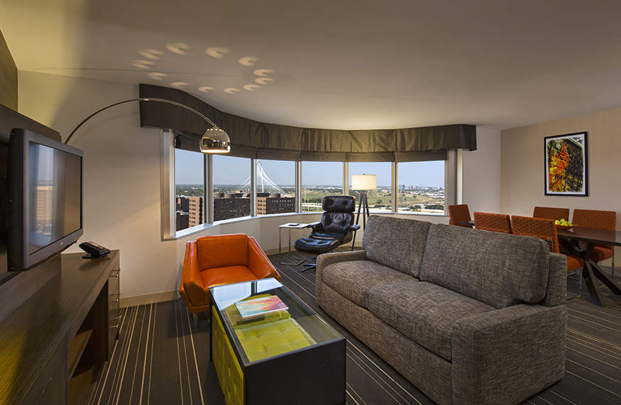 Sunset_Suite_Parlor.jpg