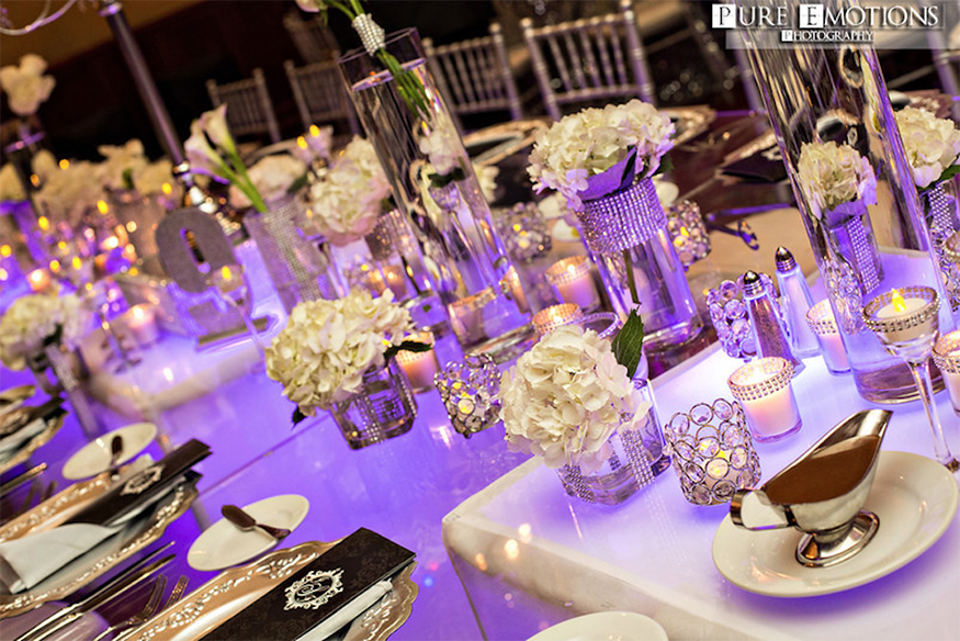 sequin-candle-river-white-floral.png